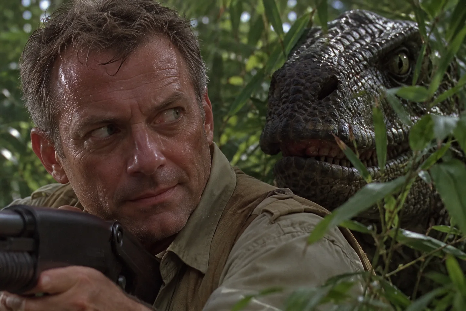Raptor przy ramieniu